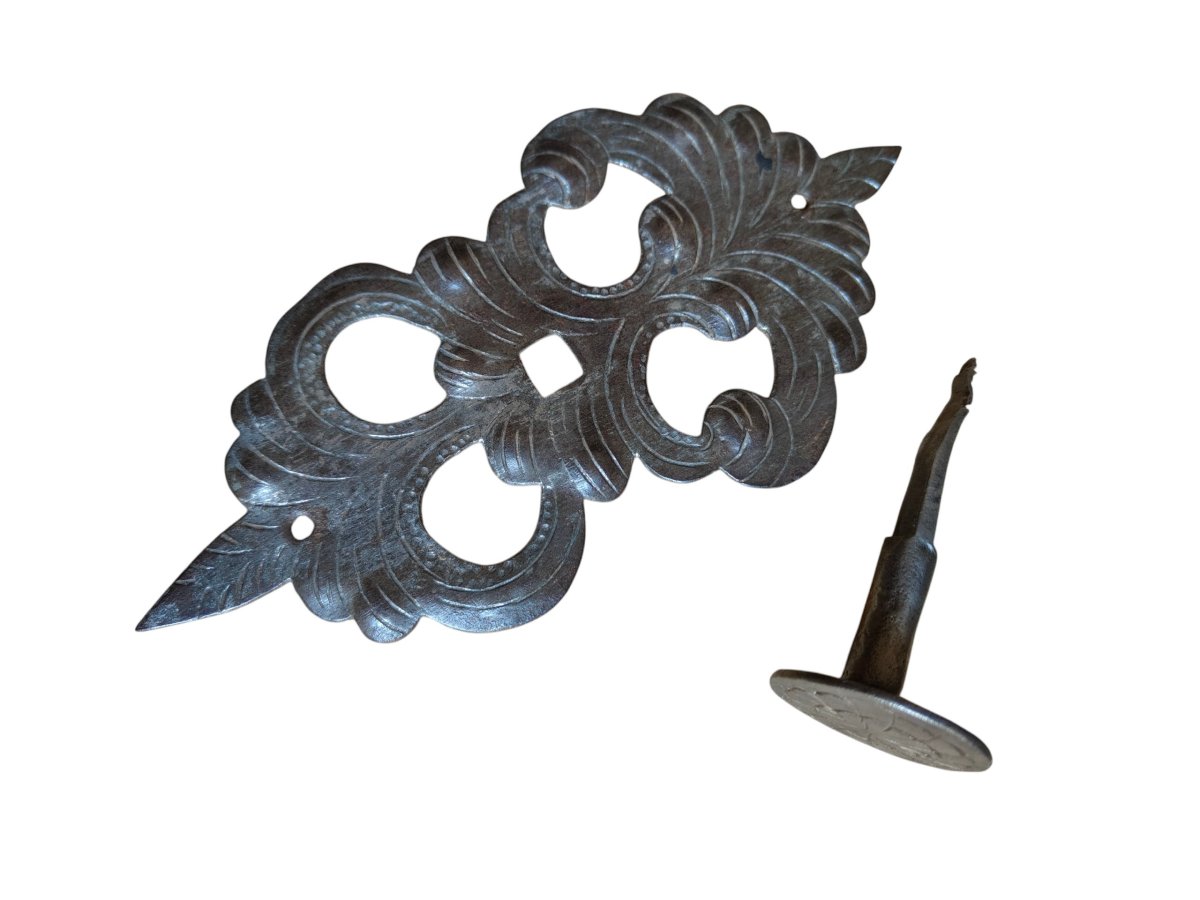 Small Wright Iron Knob With Amazing Plate-photo-4