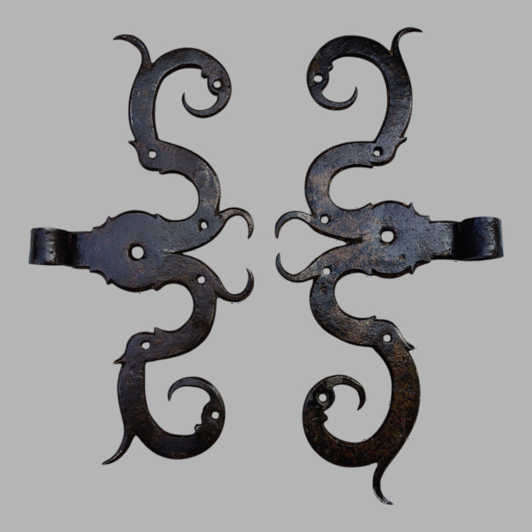 Paire de pentures moustaches début XVIIIe siècle 35 cm-photo-2