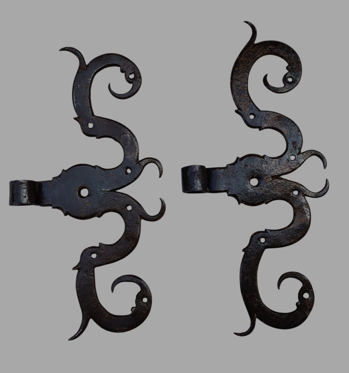 Paire de pentures moustaches début XVIIIe siècle 35 cm-photo-4
