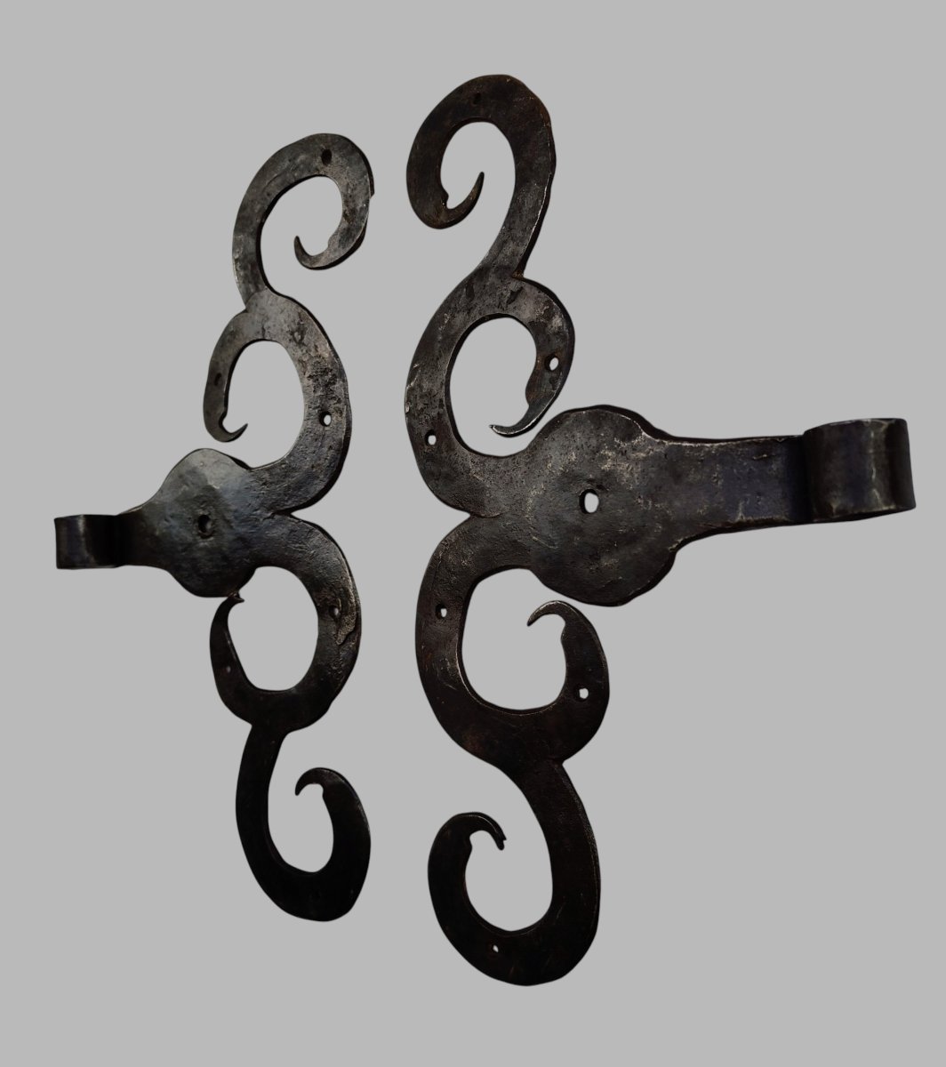 Paire de peintures moustache en fer forgé XVII-XVIIIe siècle -photo-2