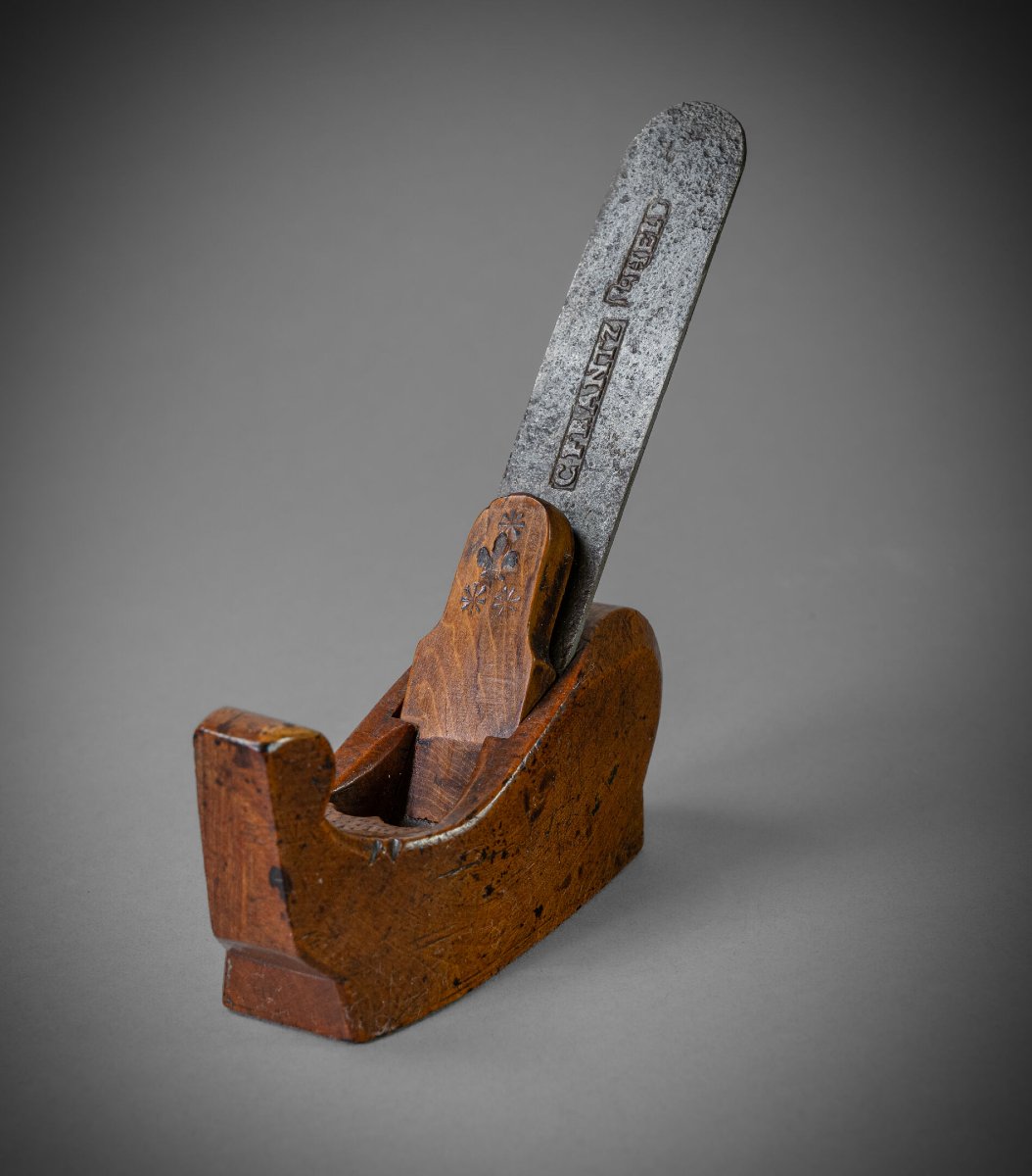 Rare rabot en buis de fabricant de violon  XIXe siècle collection Hénin