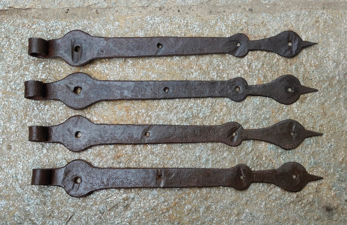 4 18th-century Wrought-iron Door Hinges 