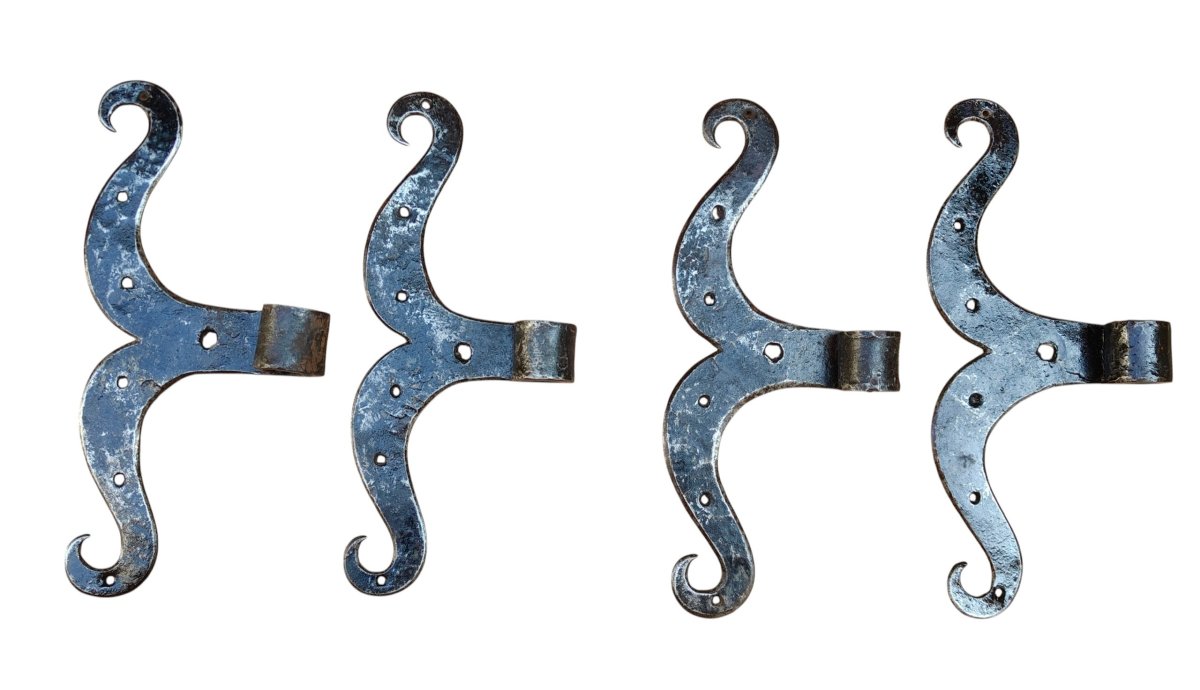 4 18th-century Wrought-iron Door Hinges With A Tab