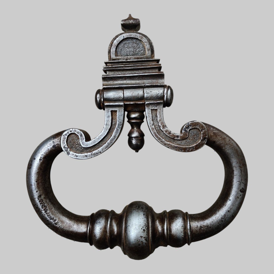 Heurtoir de porte en fer forgé XVIIIe siècle