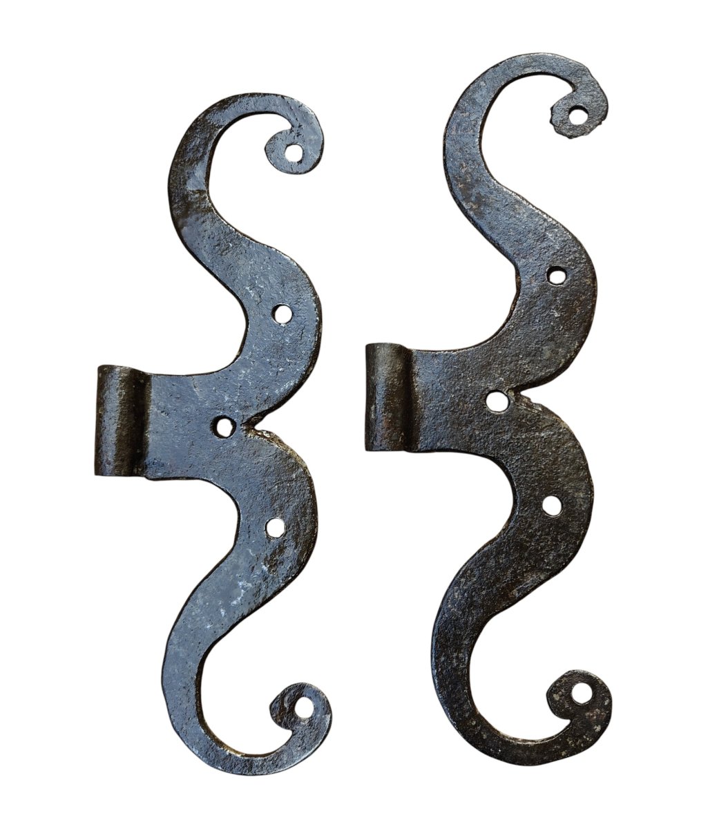 Pair Of 18th-century Hinge Brackets