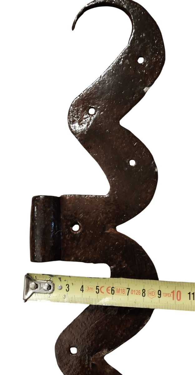 A Beautiful Pair Of Large Wrought-iron Hinge Brackets-photo-4