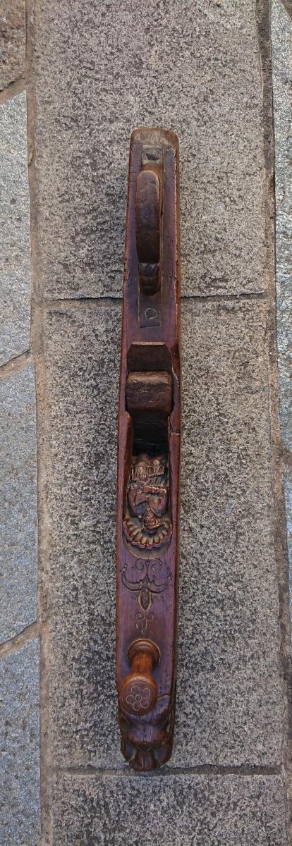 Planer In Walnut Carved Dated 1727-photo-4