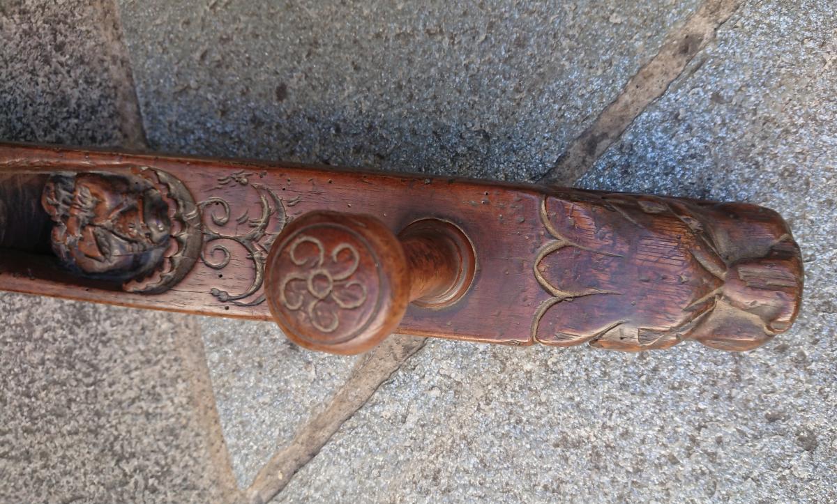 Planer In Walnut Carved Dated 1727-photo-2