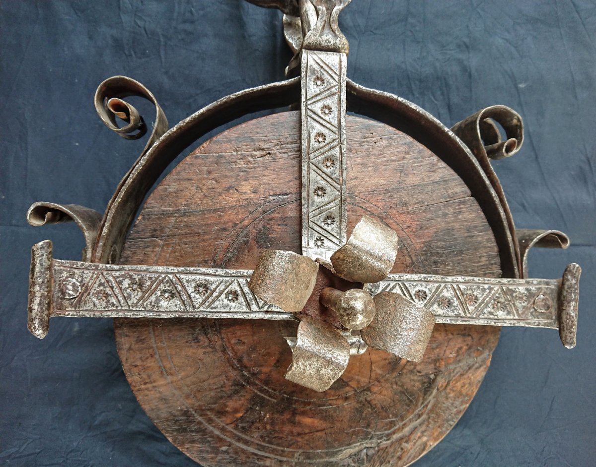 Important 17th Century Wrought Iron Pulley-photo-3