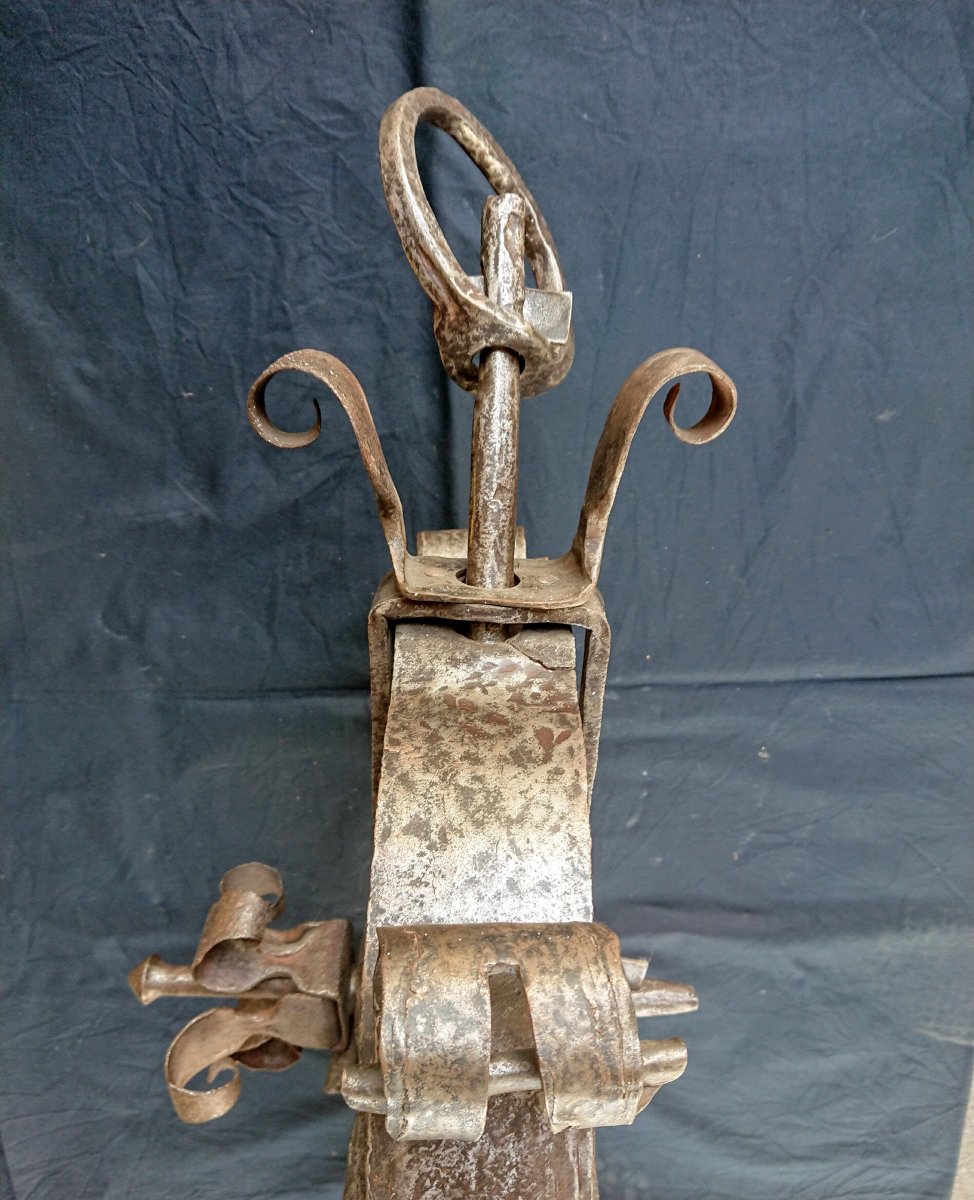 Important 17th Century Wrought Iron Pulley-photo-4