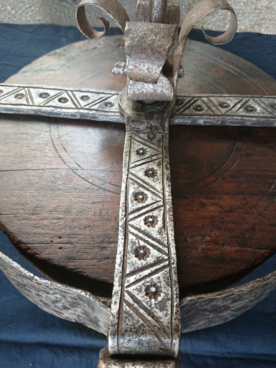 Important 17th Century Wrought Iron Pulley-photo-4
