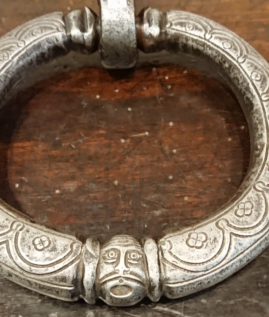 Anthropomorphic Wrought Iron Door Knocker, Engraved And Carved-photo-4