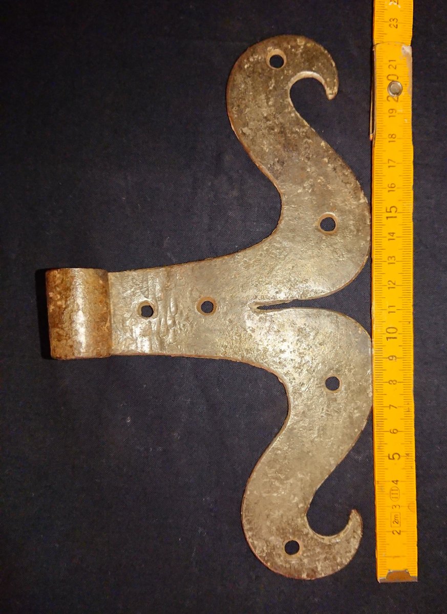 Seventeenth Century Wrought Iron Hinges-photo-3