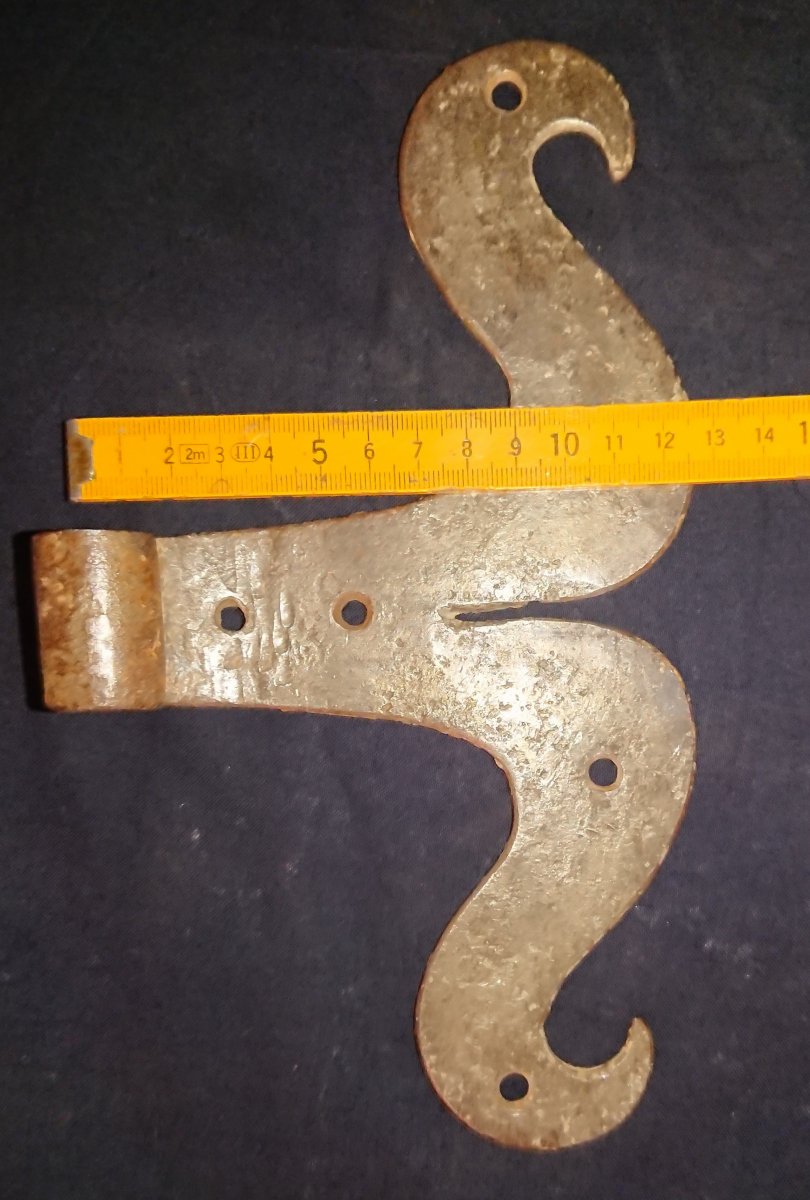 Seventeenth Century Wrought Iron Hinges-photo-4