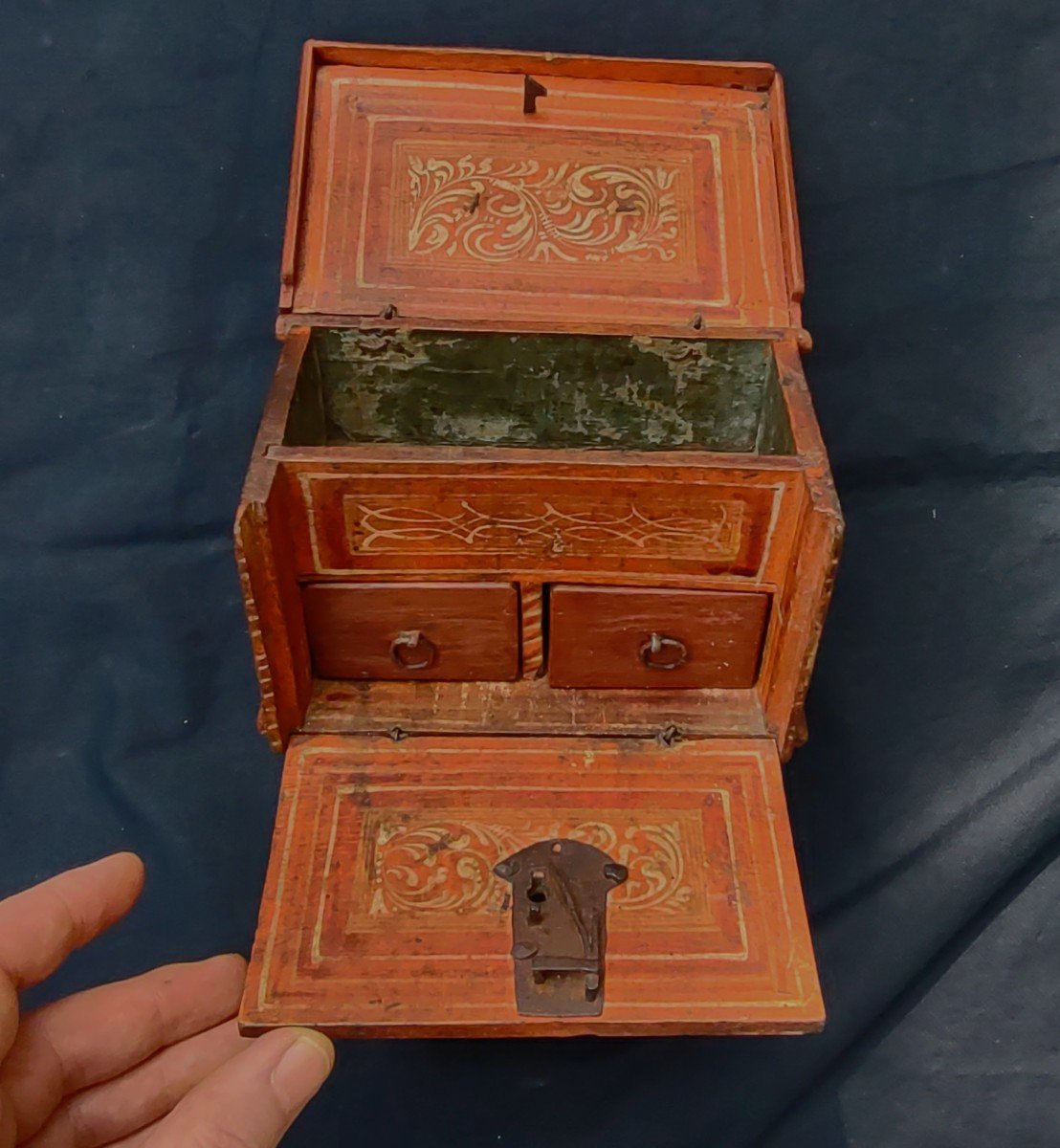 Small Box In Painted Wood XVIth Century-photo-2