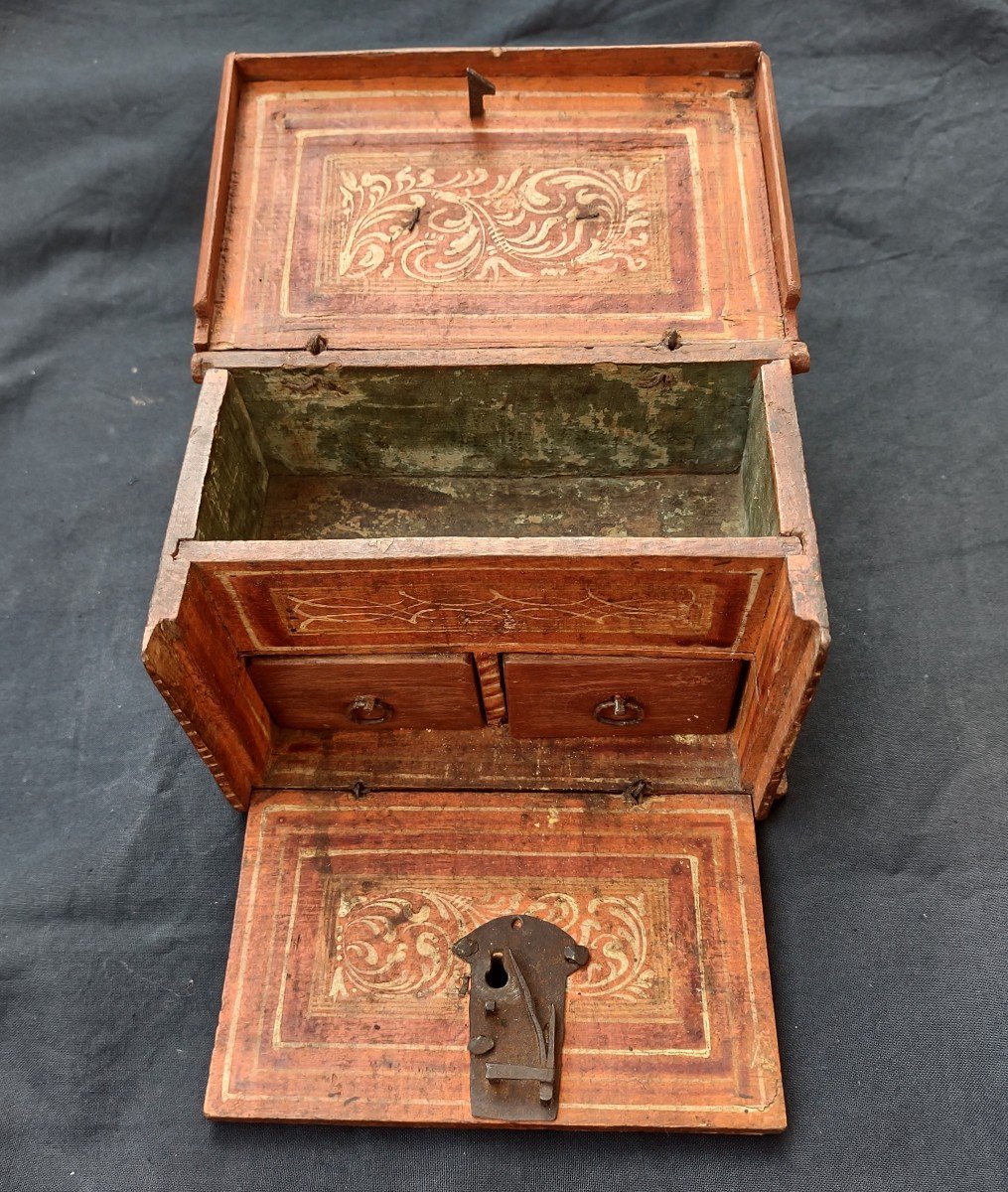 Small Box In Painted Wood XVIth Century-photo-3