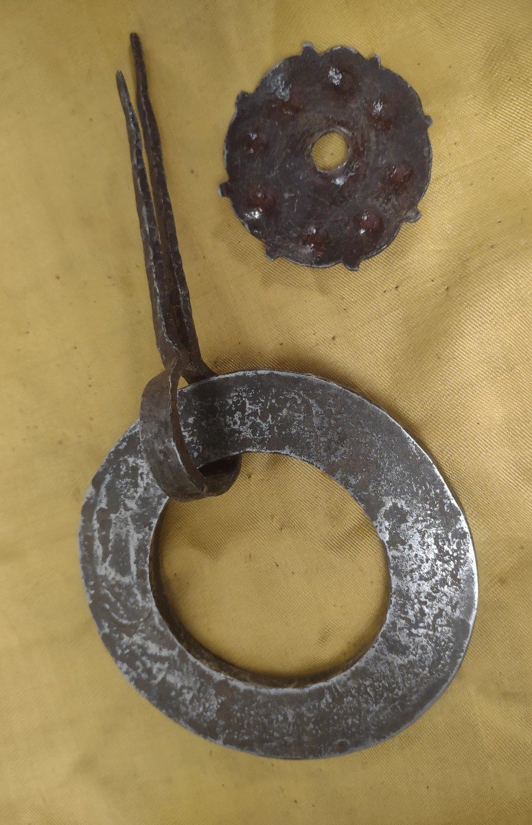 Wrought Iron Handle With Its 17th Century Rosette-photo-1
