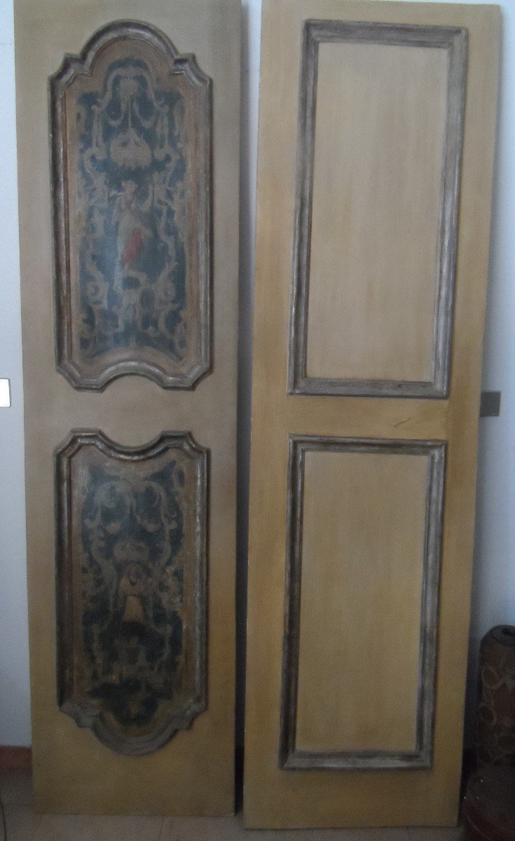 Neapolitan Door With Its 17th Century Frame-photo-2