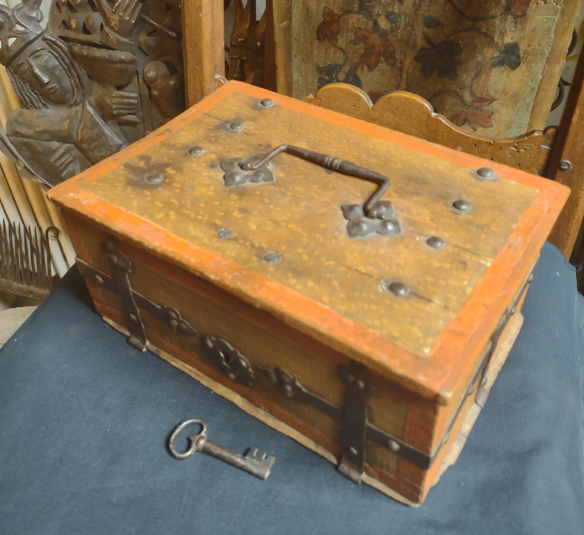 17th Century Painted Wooden Box-photo-6