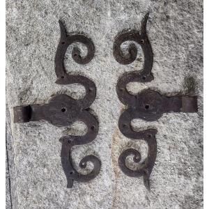 Pair Of Wrought Iron Door Hinges XVII-xviii Century