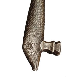 Heurtoir de porte zoomorphe en fer forgé XVIIIe siècle 