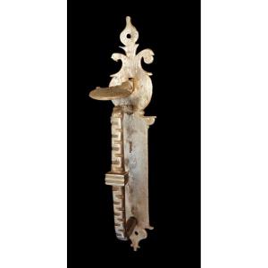 17th–18th-century Wrought-iron Door Handle With Provision For A Latch