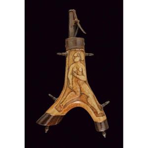 Important 17th-century Deer-horn Powder Flask