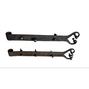 Pair Of 18th-century Wrought-iron Heart-shaped Hinges