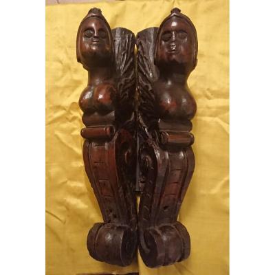 Pair Of Pilasters In Carved Walnut XVI E Century