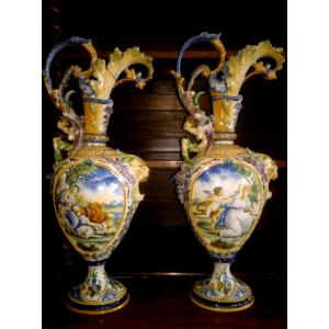 Paires d’Anphores Néorenaissance Napolitaines en Maiolique