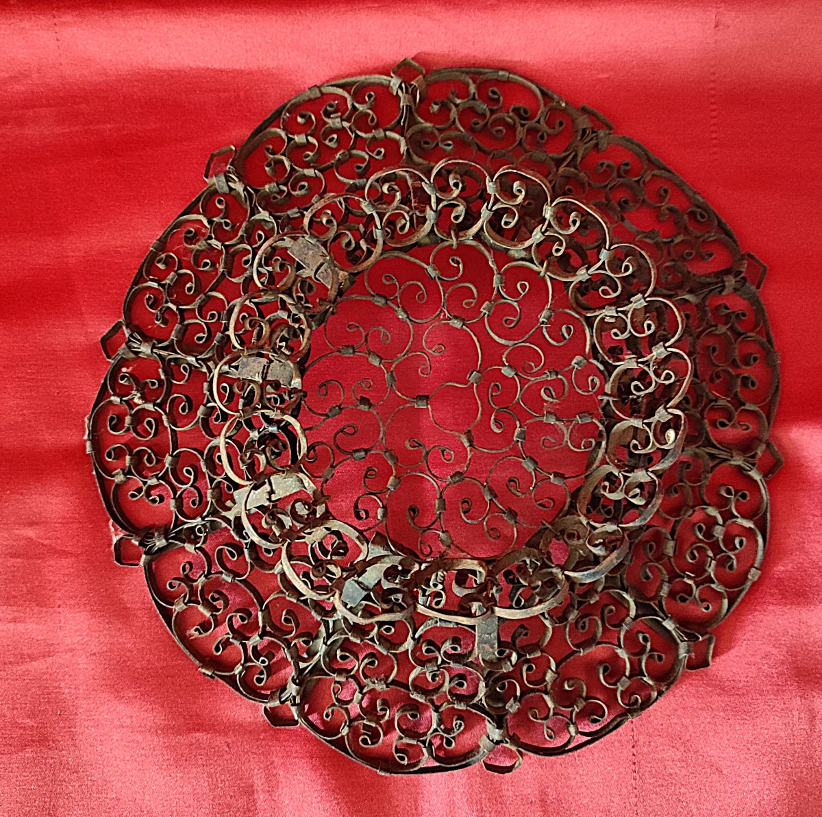 Wrought Metal Centerpiece-photo-1