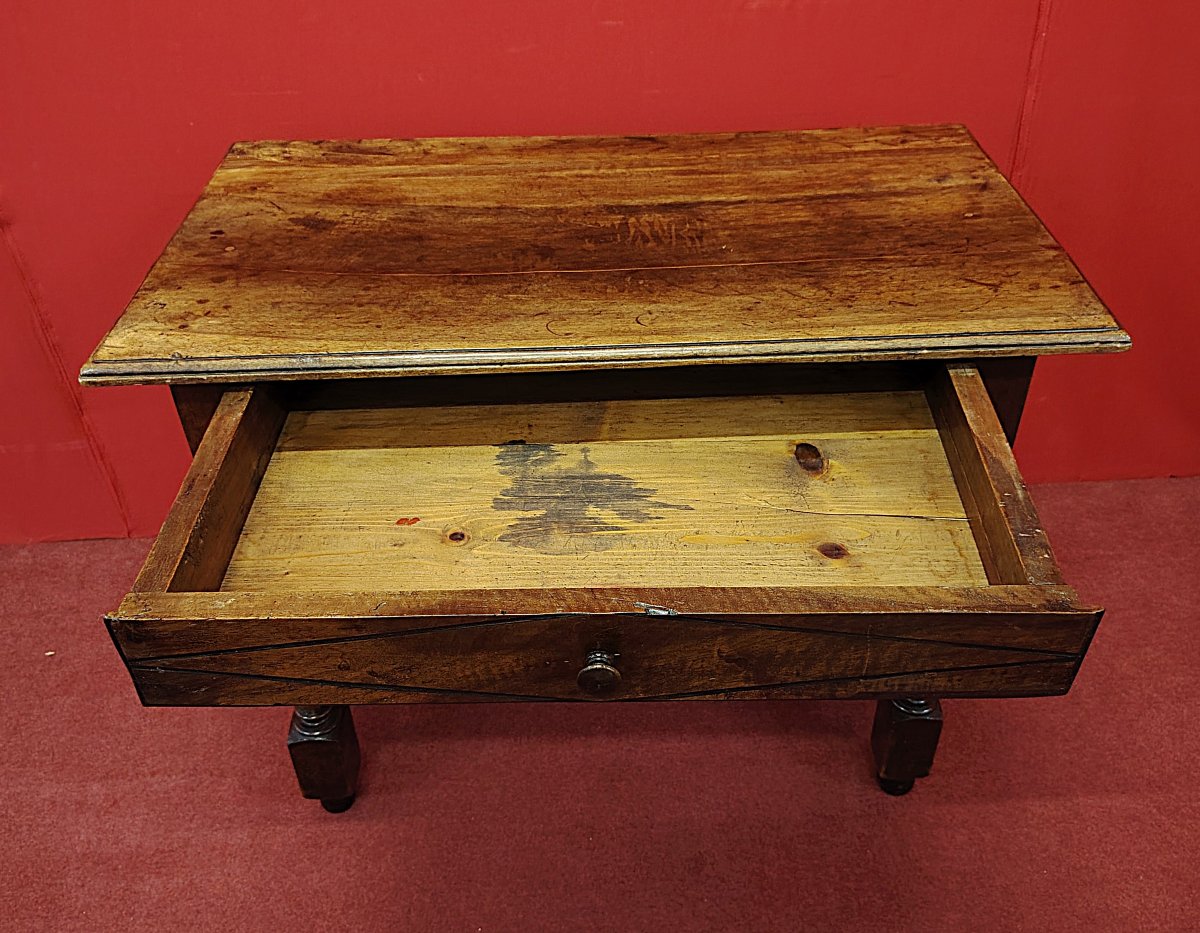 Small Writing Table-photo-2