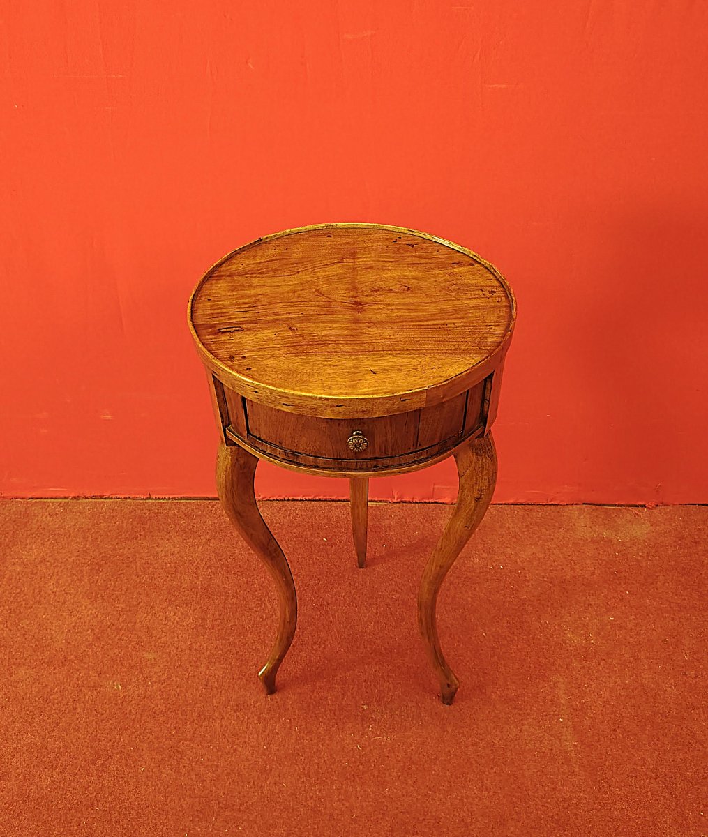 Small Round Table-photo-2