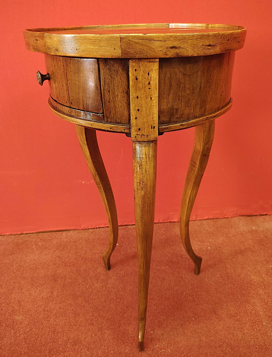 Small Round Table-photo-2