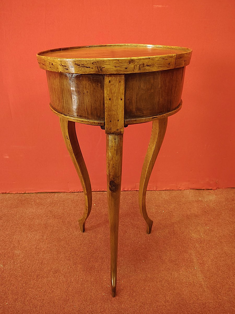 Small Round Table-photo-3