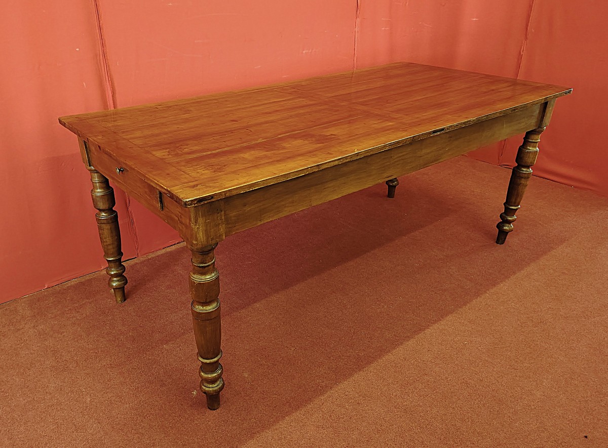 Table rectangulaire en merisier