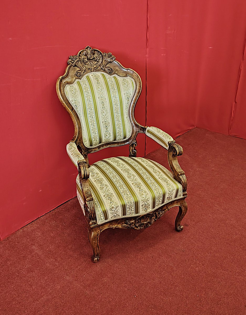 Carved Louis XV Style Armchair – 19th Century Italy