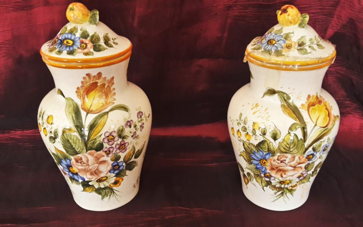 Paire de vases en céramique italienne, peint à la main