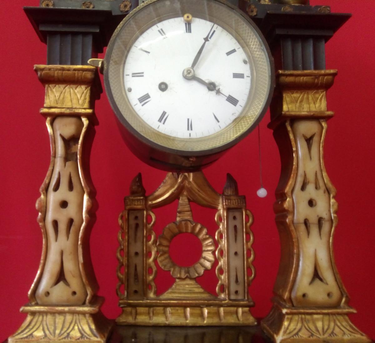 Pendulum Clock In Gilded And Lacquered Wood-photo-4
