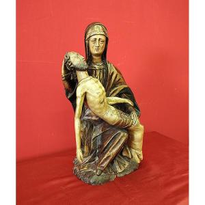 Pietà (Vesperbild) en bois polychrome et doré – Fin du XVe / Début du XVIe siècle.