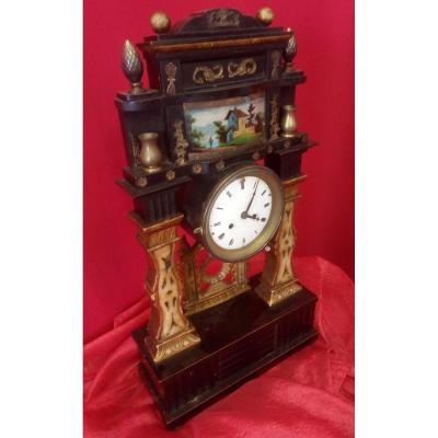 Pendulum Clock In Gilded And Lacquered Wood