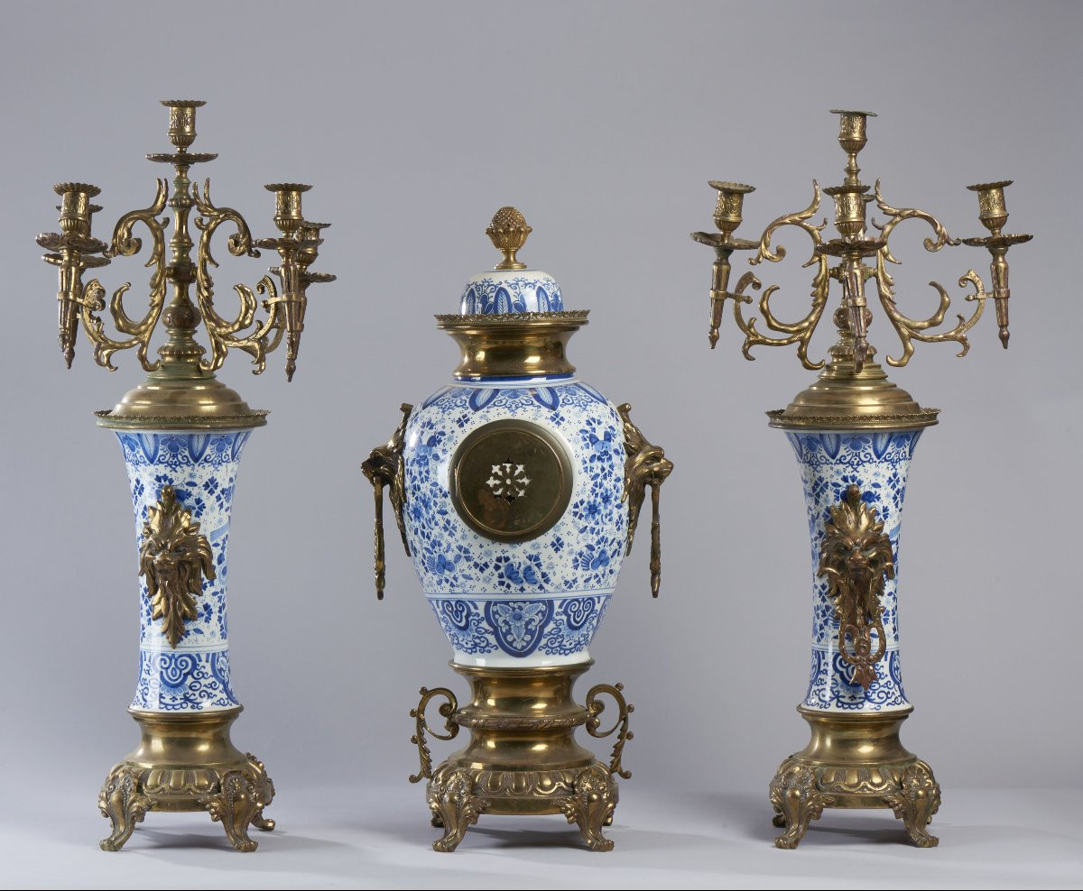 Two 19th-century Delft Ceramic Candlesticks And Table Clock -photo-3
