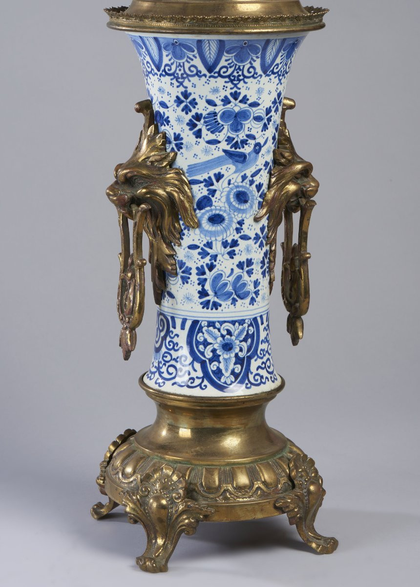 Two 19th-century Delft Ceramic Candlesticks And Table Clock -photo-2