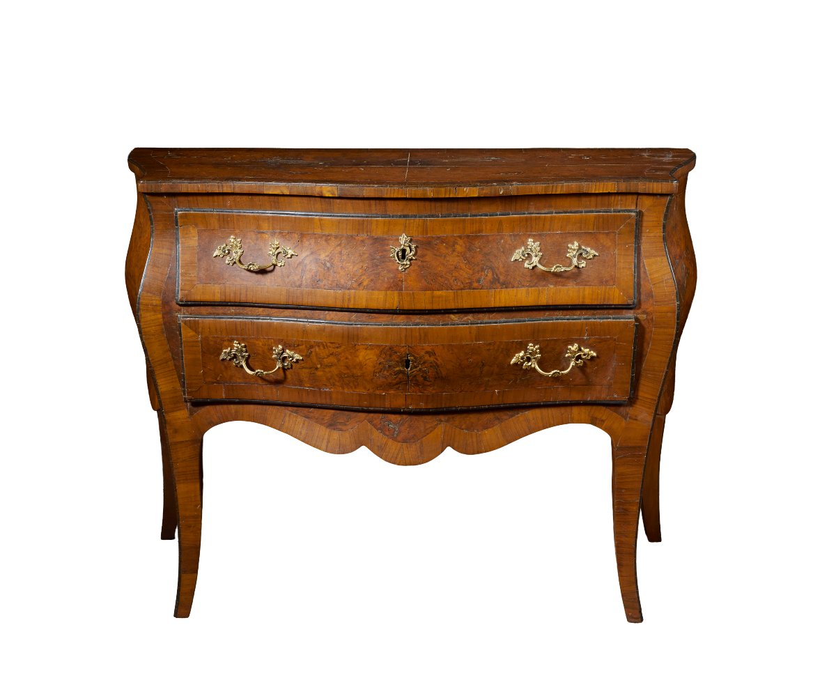 Louis XV commode Italienne  in Noyer