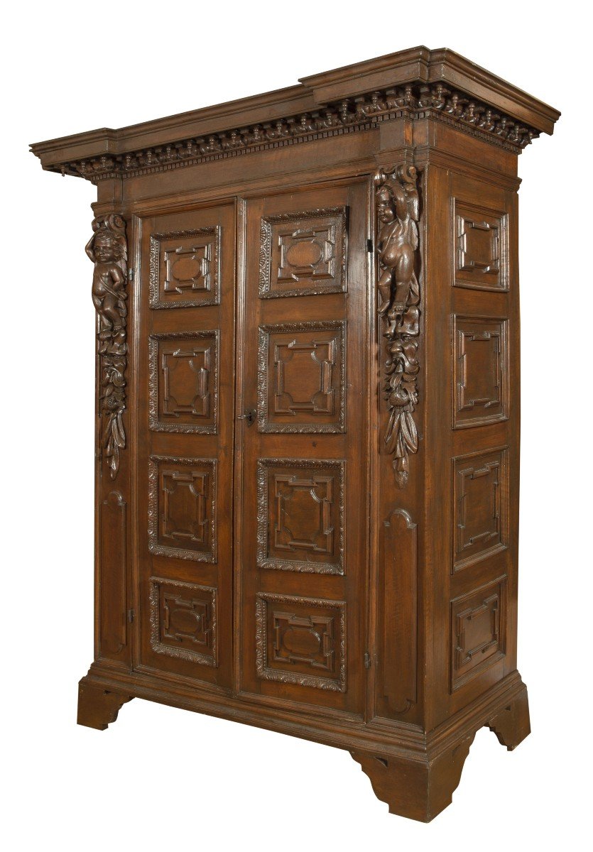 17th Century Italian Walnut Wardrobe-photo-2