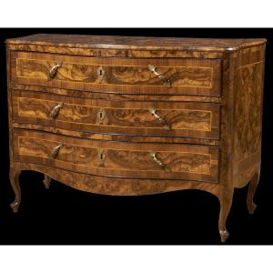 Commode Louis XV  En Noyer Italienne 