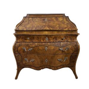 Bureau à dôme lombard du dix-huitième siècle