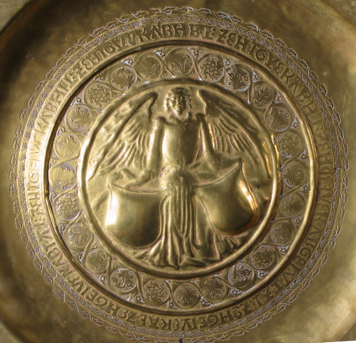     Plate d’offrande   Laiton forgé, gaufré et poinçonné Allemagne du Sud (Nuremberg)-photo-2