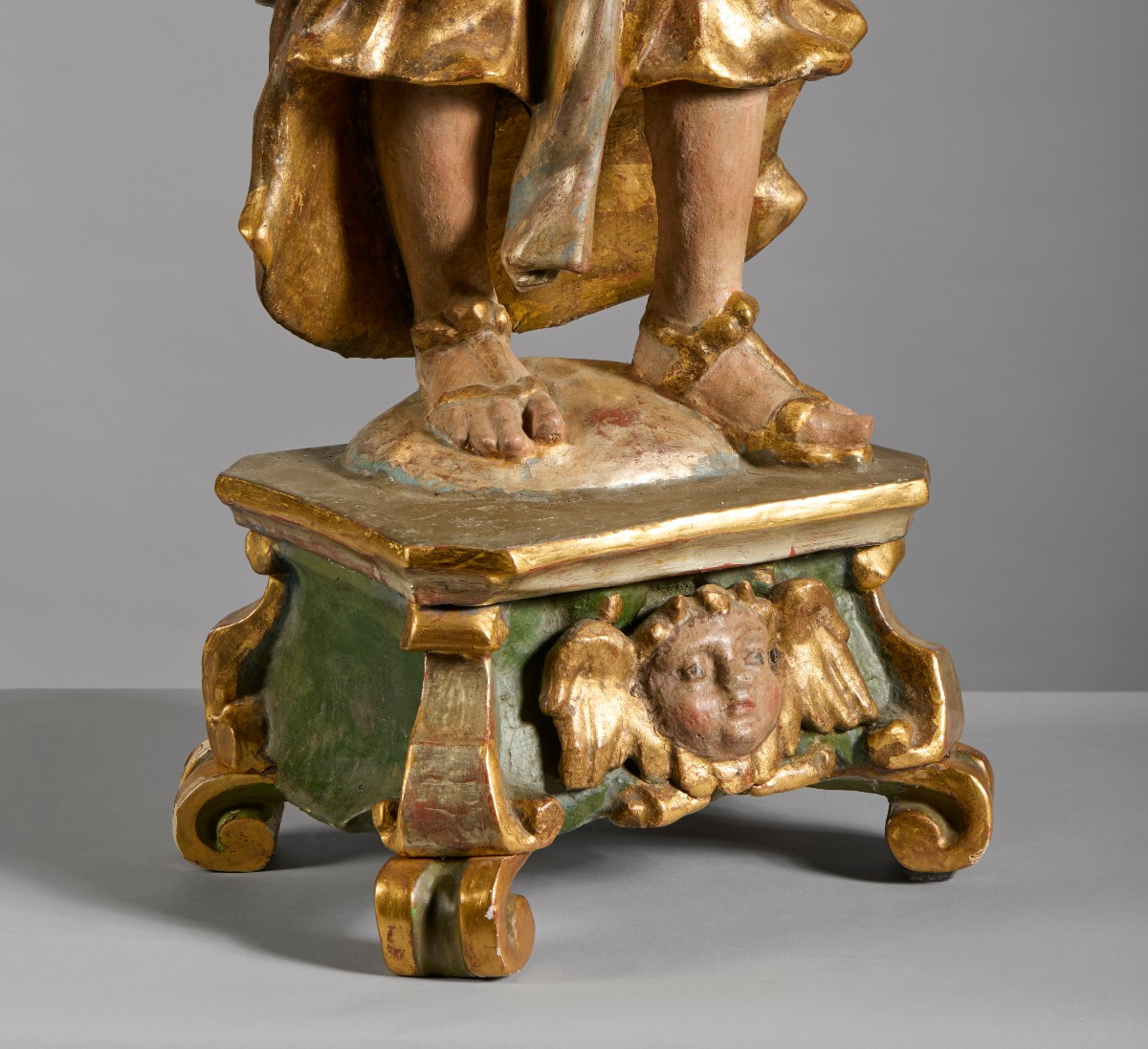Paire d'anges portant des cierges  Sculptures en bois doré et polychrome-photo-6