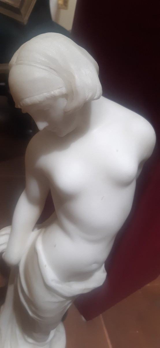 20th-century Sculpture Of A Woman-photo-3